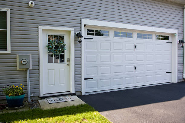 24/7 Emergency Garage Door Panel Replacement experts in Lewiston, ME